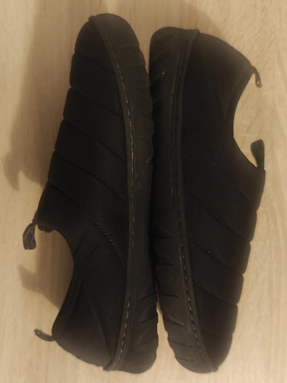 OZARK TRAIL Men's Puffer Shoes SZ 7 Loafer/Slipper Black Memory Foam